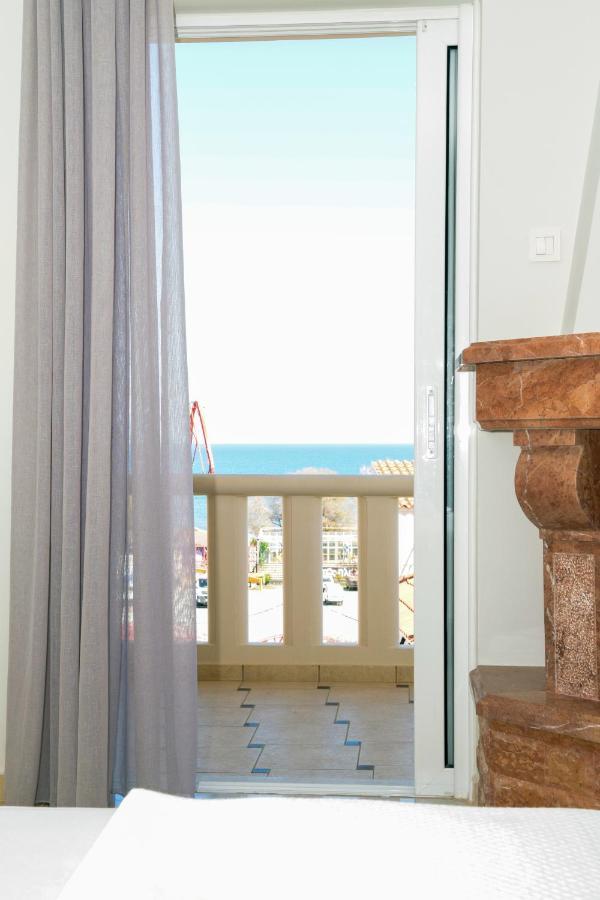 Mithos Premium Rooms Agia Marina Exteriér fotografie