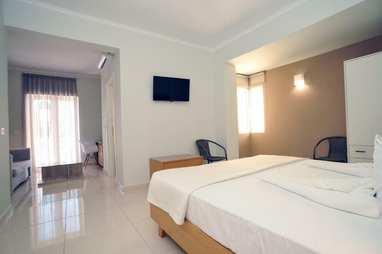 Mithos Premium Rooms Agia Marina Exteriér fotografie