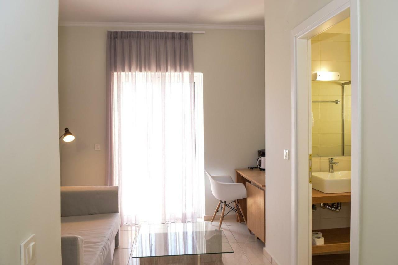 Mithos Premium Rooms Agia Marina Exteriér fotografie
